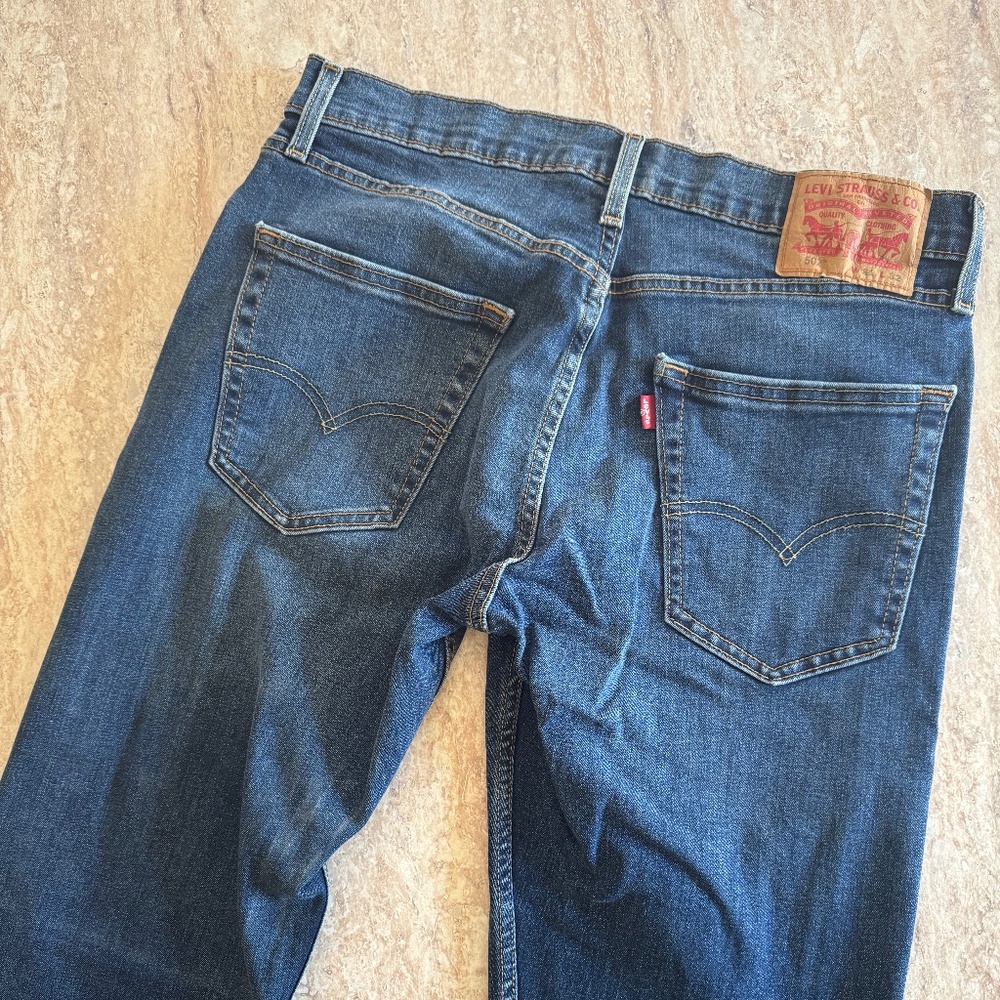 Men’s Levi’s 502s